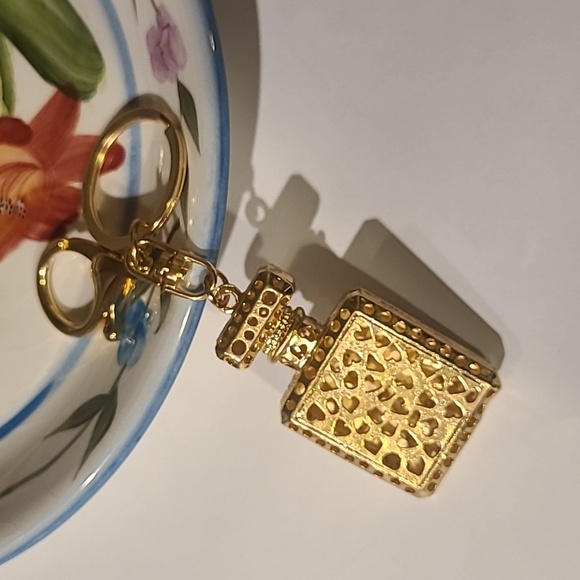 Ladies Womens Rhinestone Perfume Parfum No. 5 Gold Keychain/Bag Charm - Picture 5 of 6